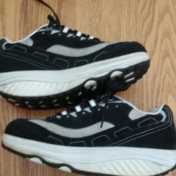 #4 Original Black SUEDE Sketchers Shape Ups sz 7.5 - Picture 1 of 7